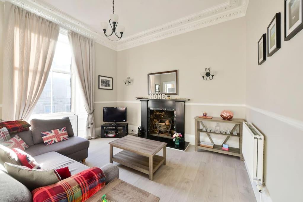 George IV Bridge - Superbly Located 3 Bedroom! Edimburgo Exterior foto