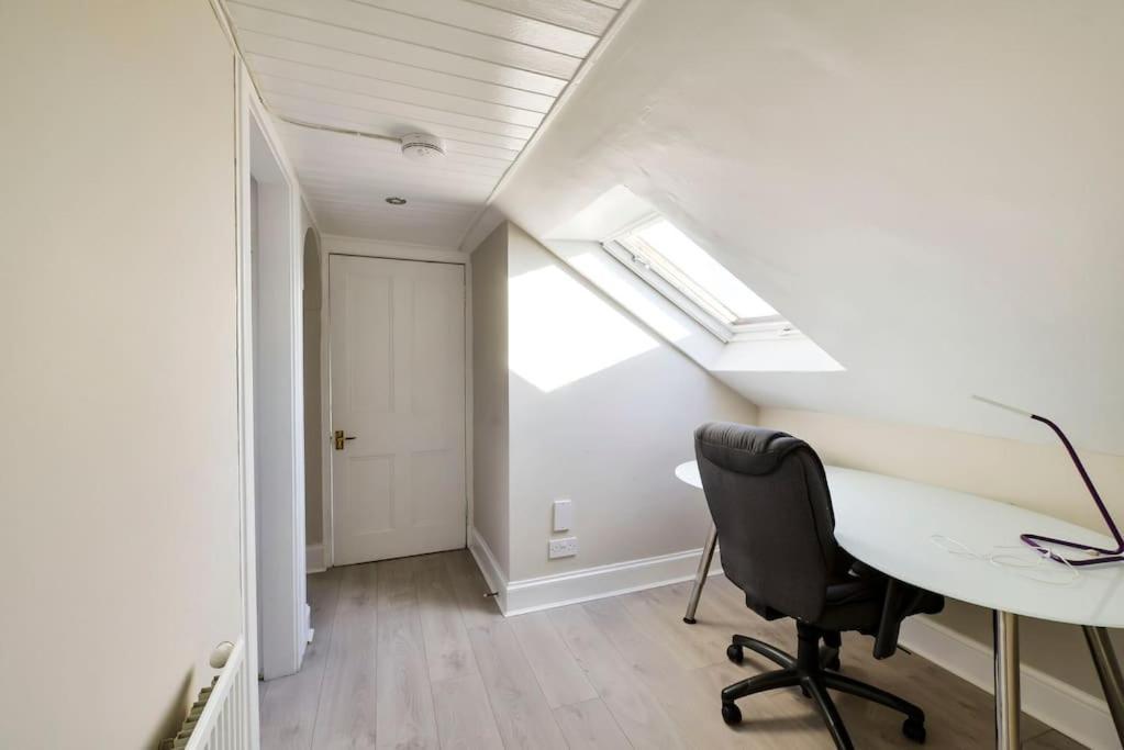 George IV Bridge - Superbly Located 3 Bedroom! Edimburgo Exterior foto