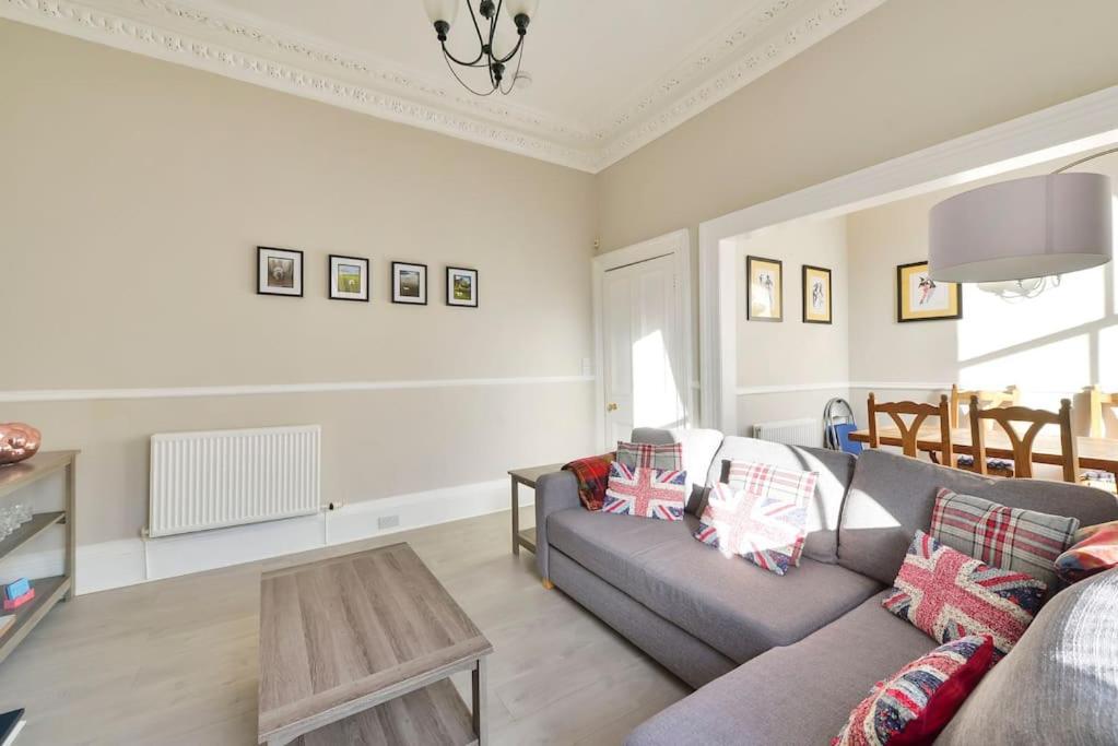 George IV Bridge - Superbly Located 3 Bedroom! Edimburgo Exterior foto